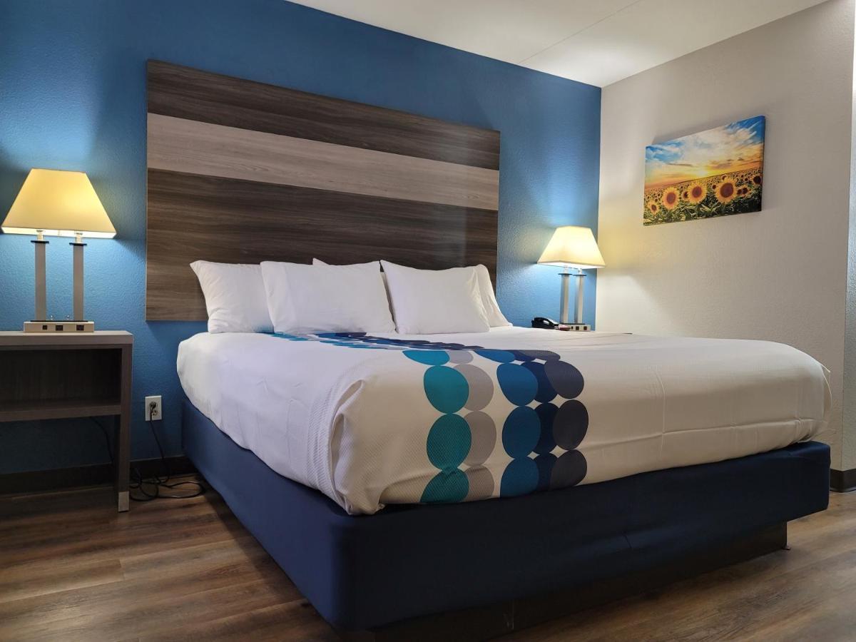 Hotel Wingate By Wyndham Wichita Airport Exterior foto