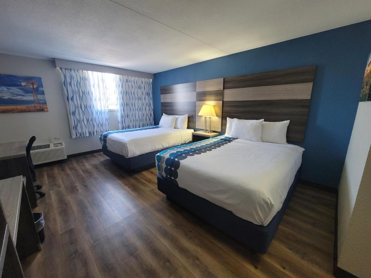 Hotel Wingate By Wyndham Wichita Airport Exterior foto