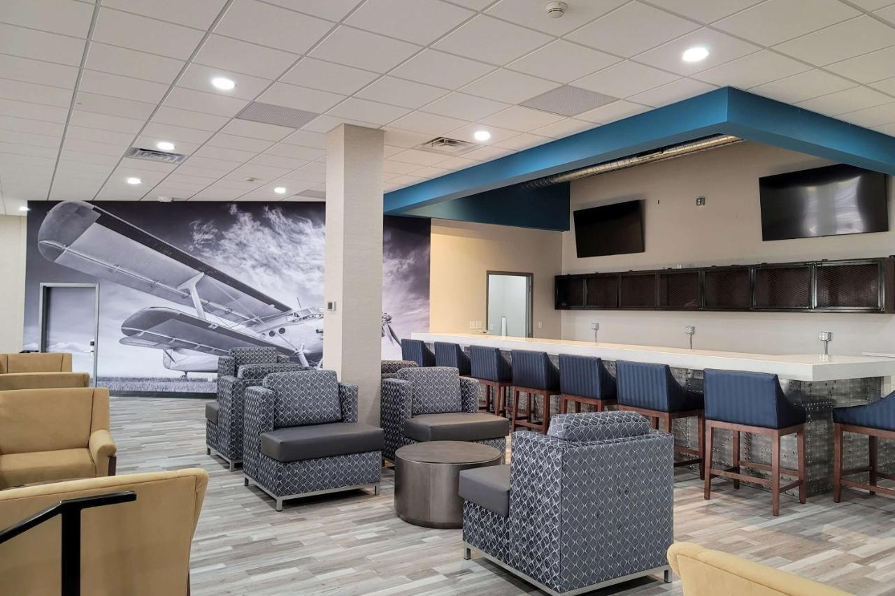 Hotel Wingate By Wyndham Wichita Airport Exterior foto