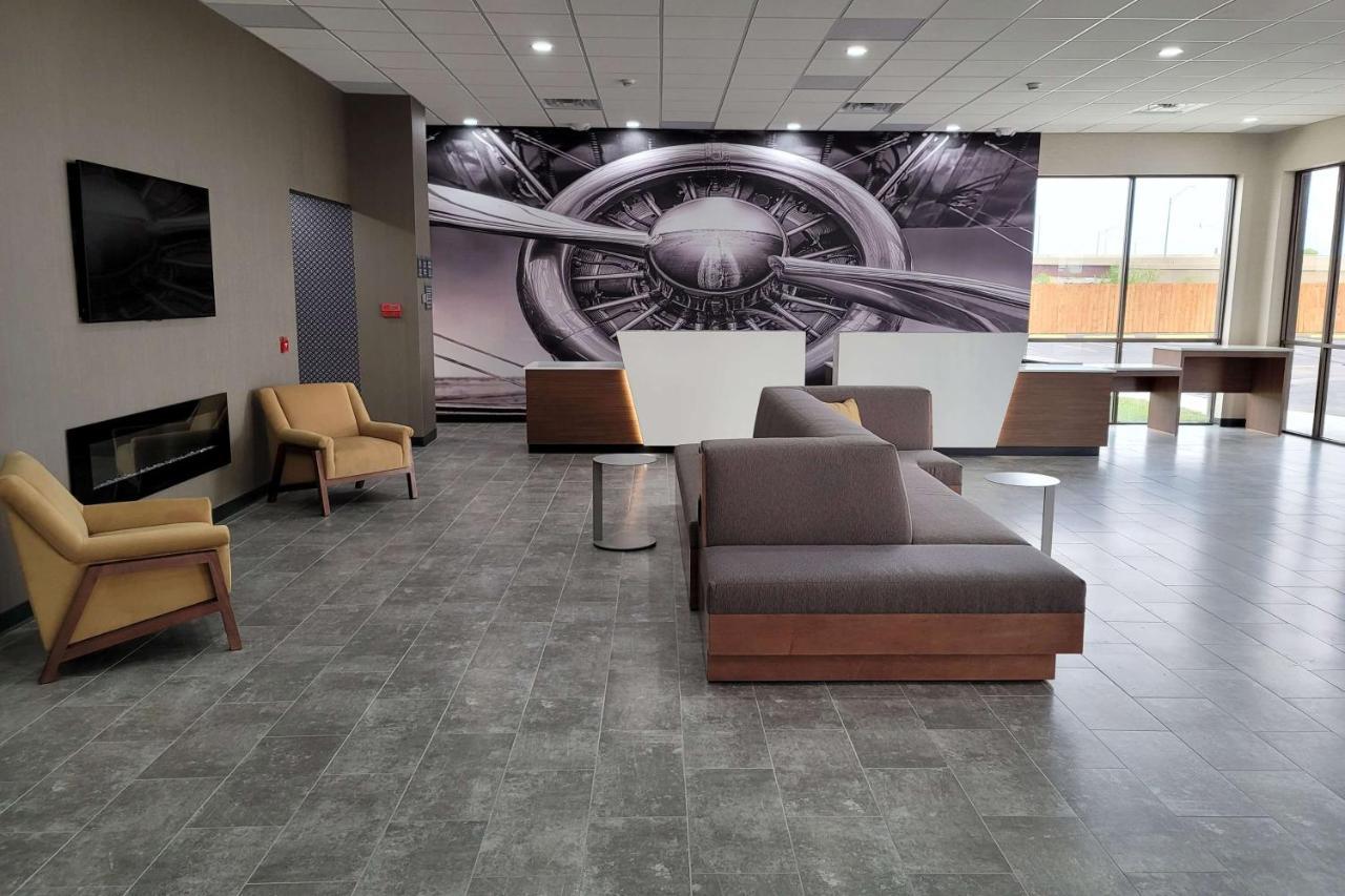 Hotel Wingate By Wyndham Wichita Airport Exterior foto
