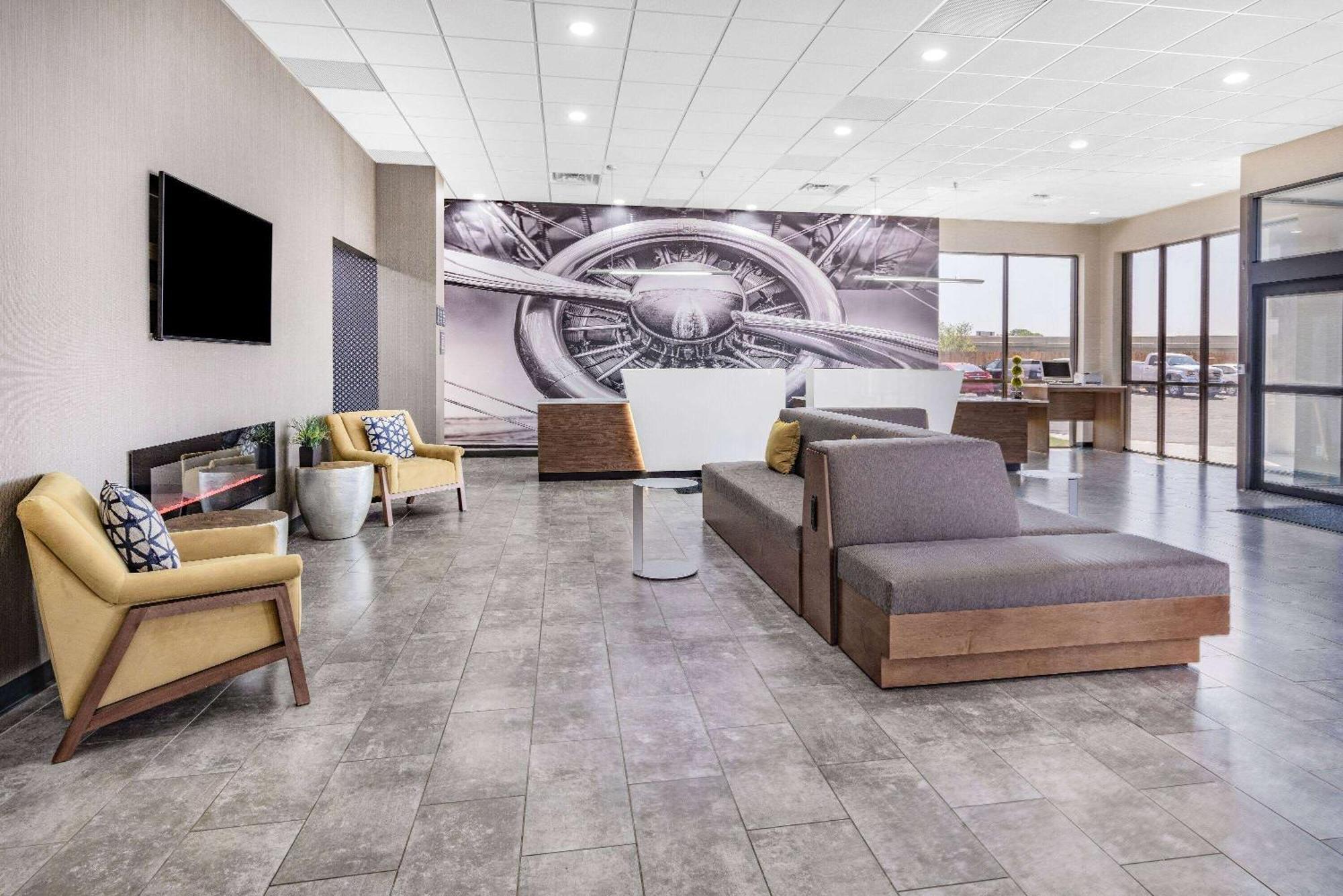 Hotel Wingate By Wyndham Wichita Airport Exterior foto