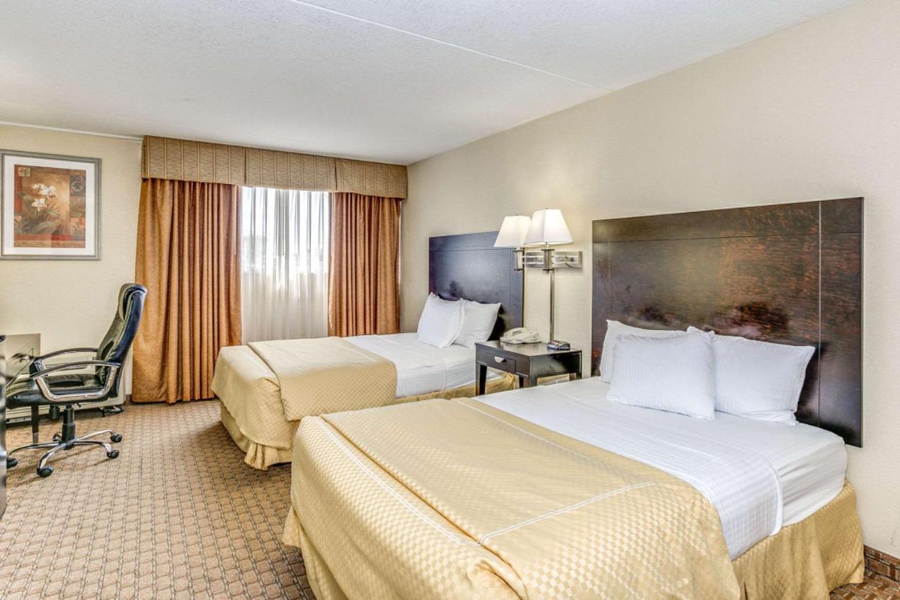 Hotel Wingate By Wyndham Wichita Airport Exterior foto